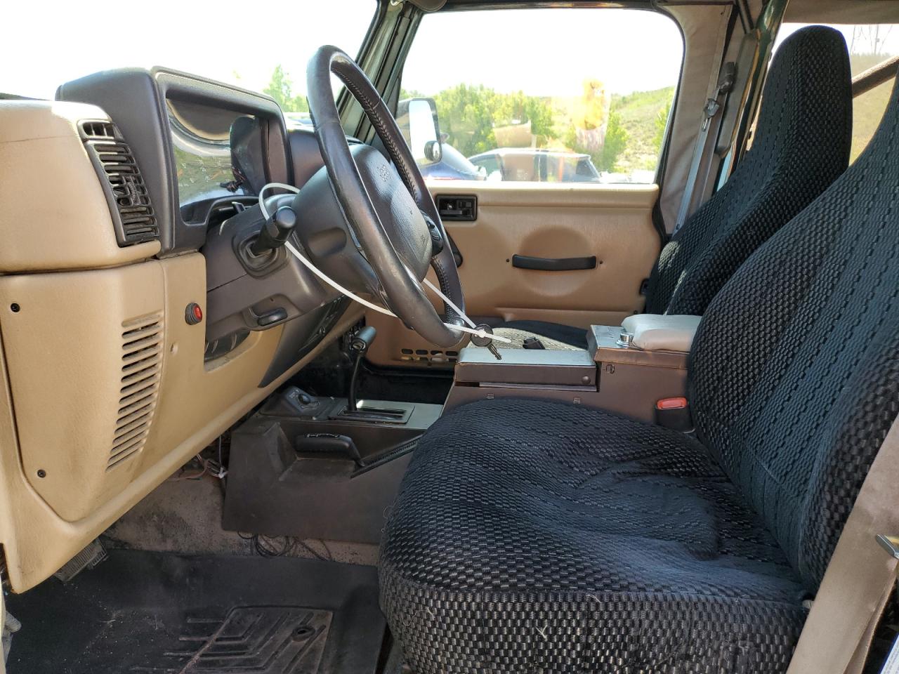 2002 Jeep Wrangler / Tj Sport VIN: 1J4FA49SX2P738105 Lot: 60320775