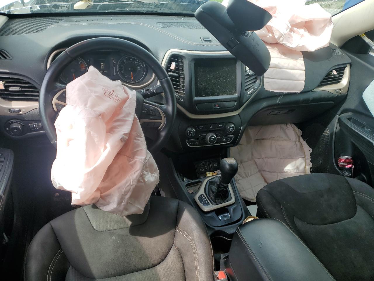 2016 Jeep Cherokee Latitude VIN: 1C4PJLCB5GW377005 Lot: 60925545