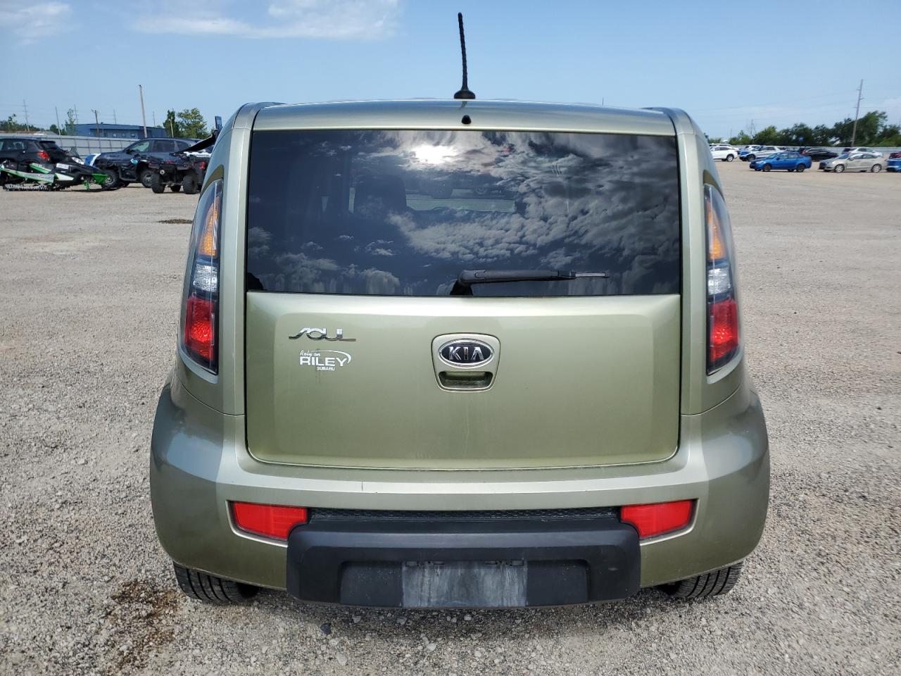 2010 Kia Soul + VIN: KNDJT2A27A7059904 Lot: 61756465