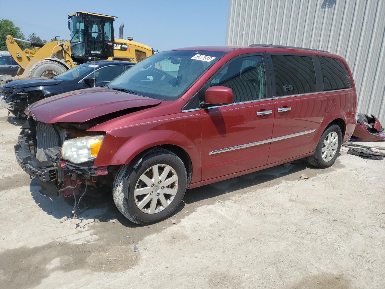 2013 Chrysler Town & Country Touring იყიდება Franklin-ში, WI - Front End