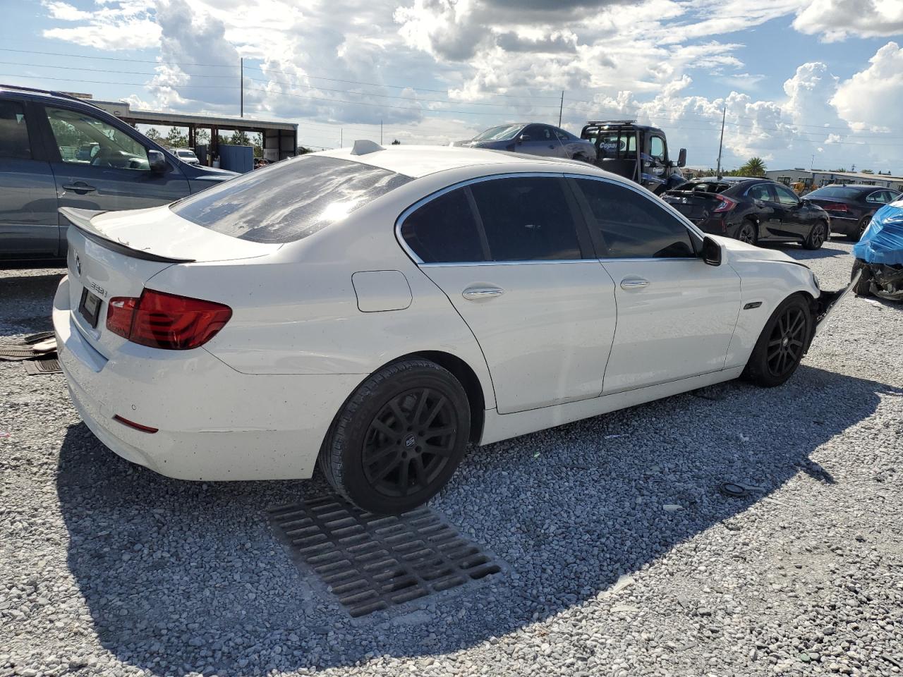 BMW 5 SERIES 2013 VIN WBAXG5C55DD232118 фото 3
