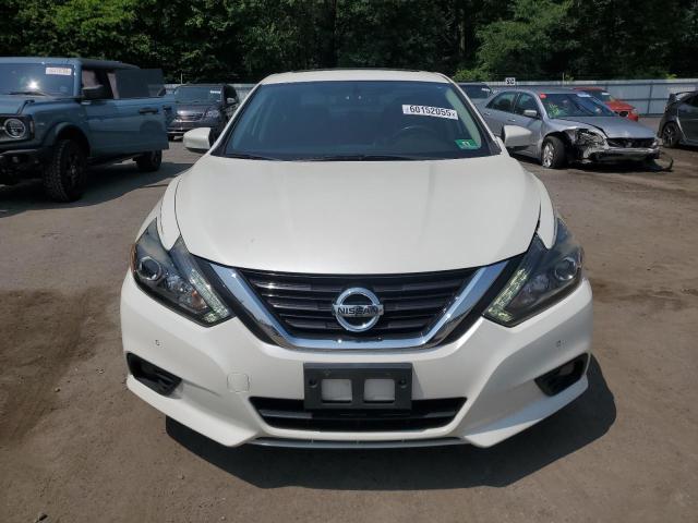  NISSAN ALTIMA 2018 Biały