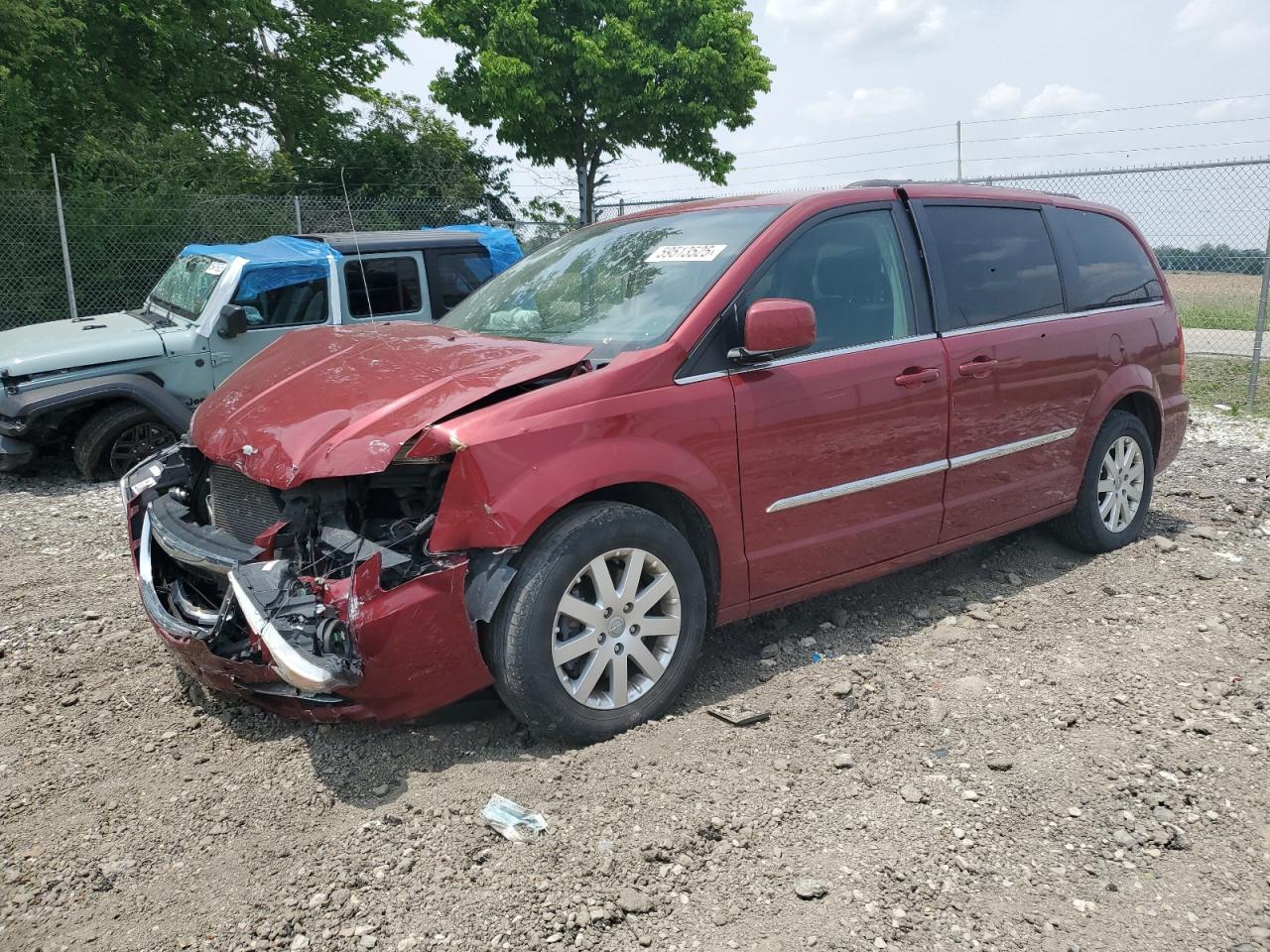 2014 Chrysler Town & Country Touring for Sale in Cicero, IN - Front End