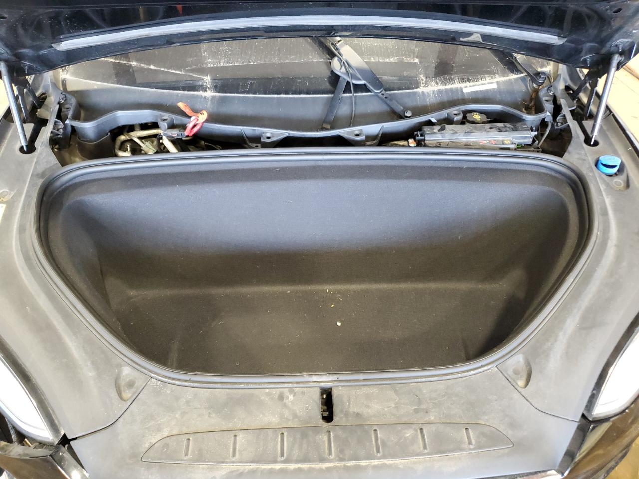 2016 Tesla Model X VIN: 5YJXCBE42GF017553 Lot: 62126325