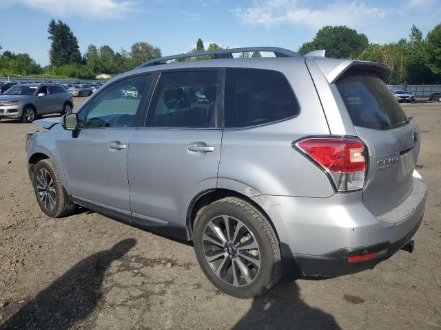  SUBARU FORESTER 2018 Серебристый
