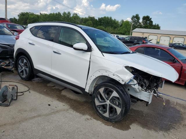  HYUNDAI TUCSON 2017 Белы