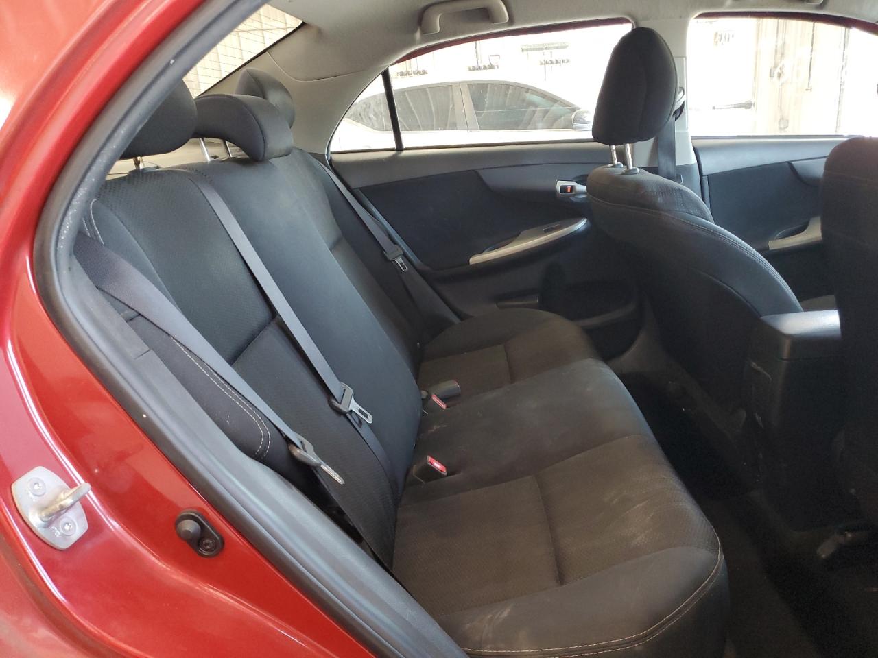 TOYOTA COROLLA 2012 VIN 2T1BU4EE4CC888352 zdjęcie 10