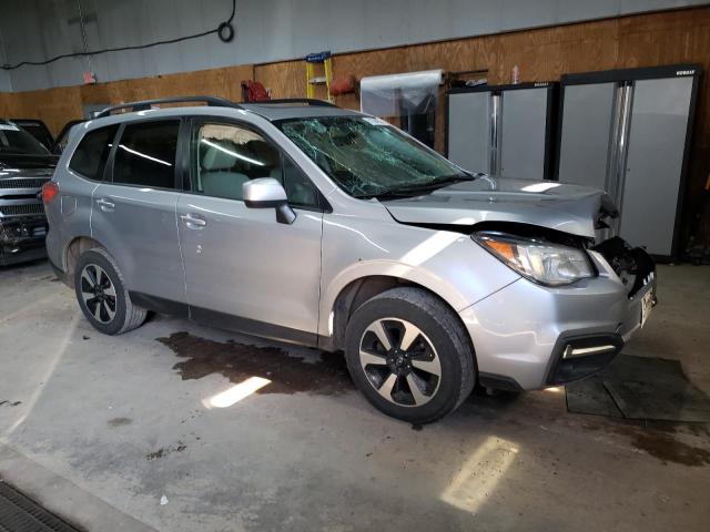  SUBARU FORESTER 2017 Srebrny