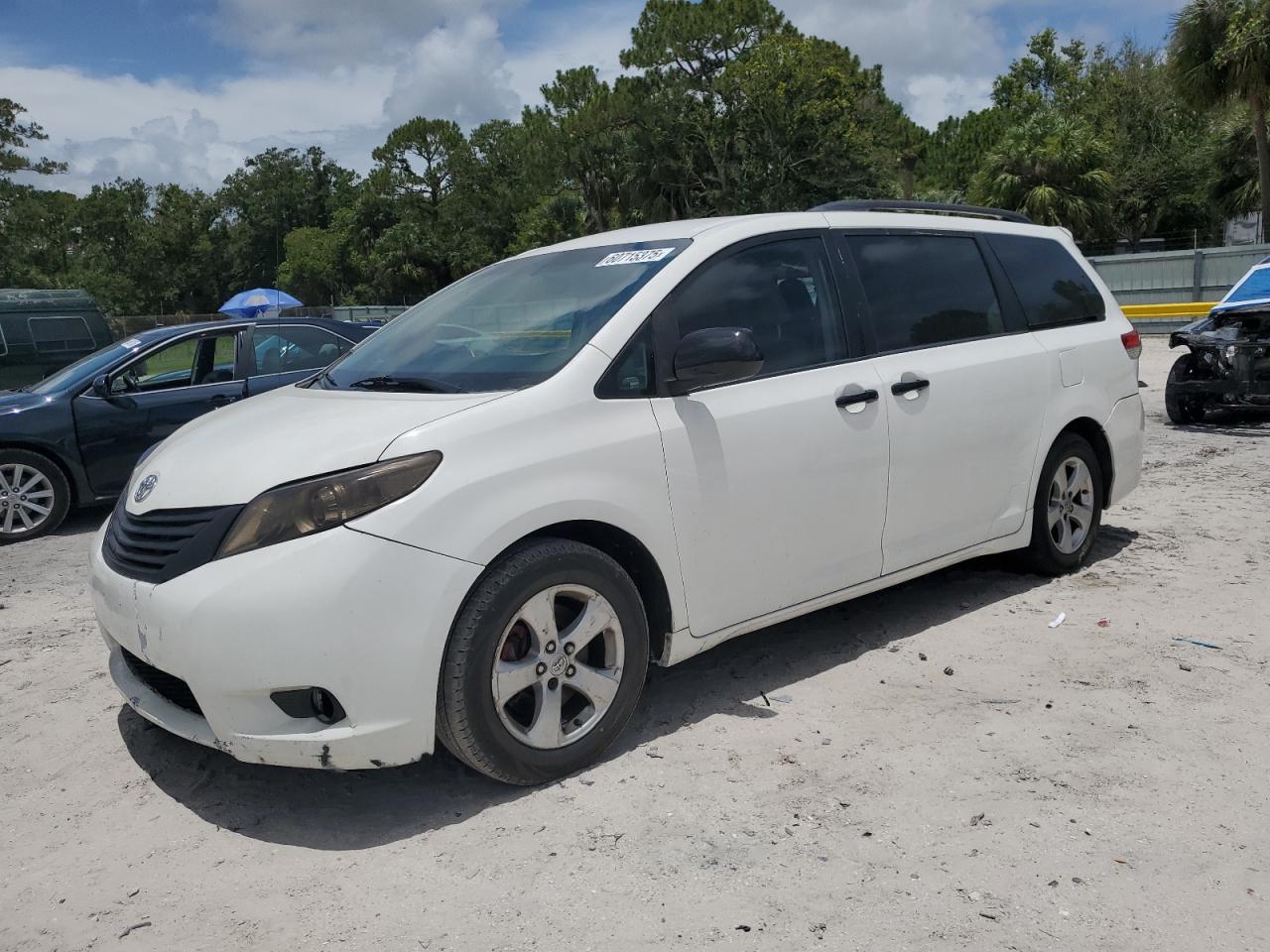 2014 Toyota Sienna for Sale in Fort Pierce, FL - All Over