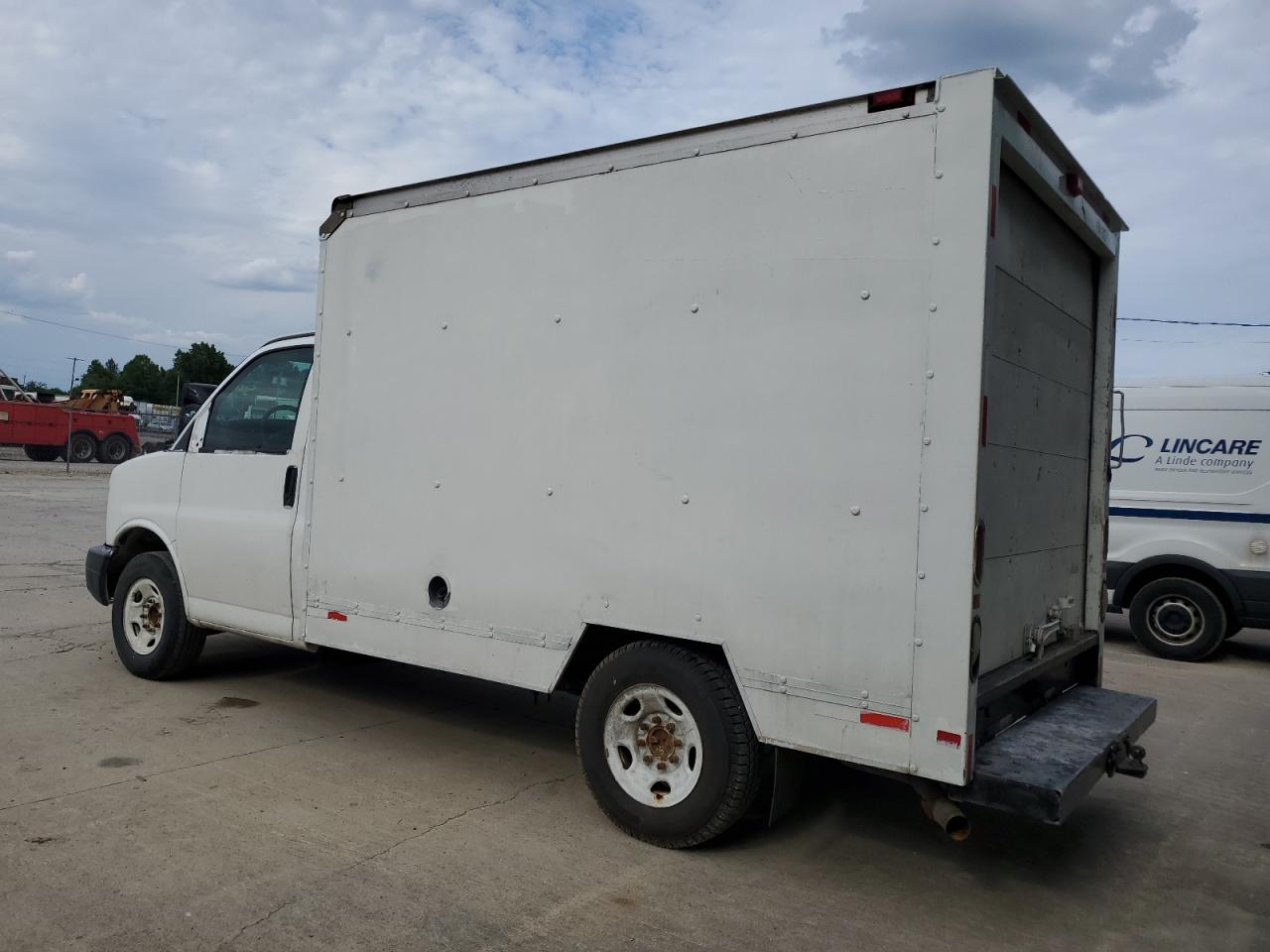 GMC SAVANA 2015 VIN 1GDY72CF7F1906039 фото 2