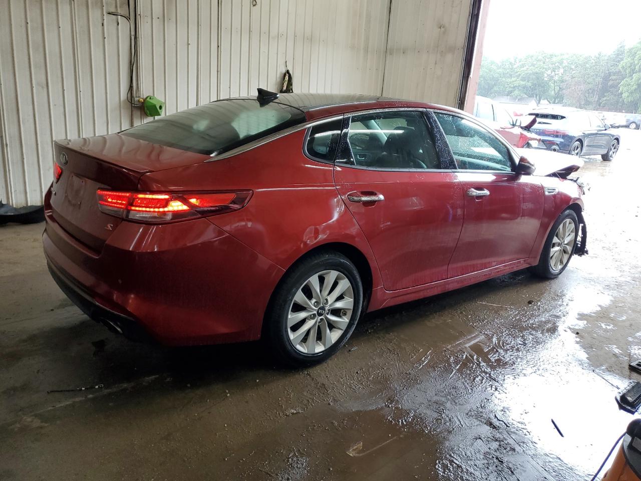 KIA OPTIMA 2018 VIN 5XXGT4L30JG233640 фото 3