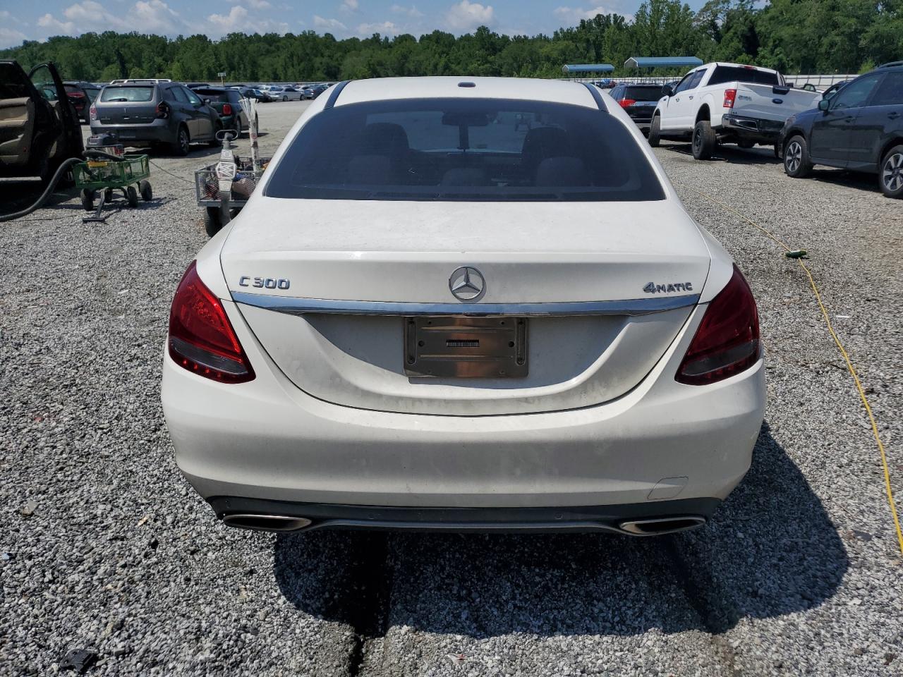 2016 Mercedes-Benz C 300 4Matic VIN: 55SWF4KB4GU152887 Lot: 61680135