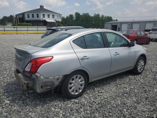  NISSAN VERSA 2016 Srebrny