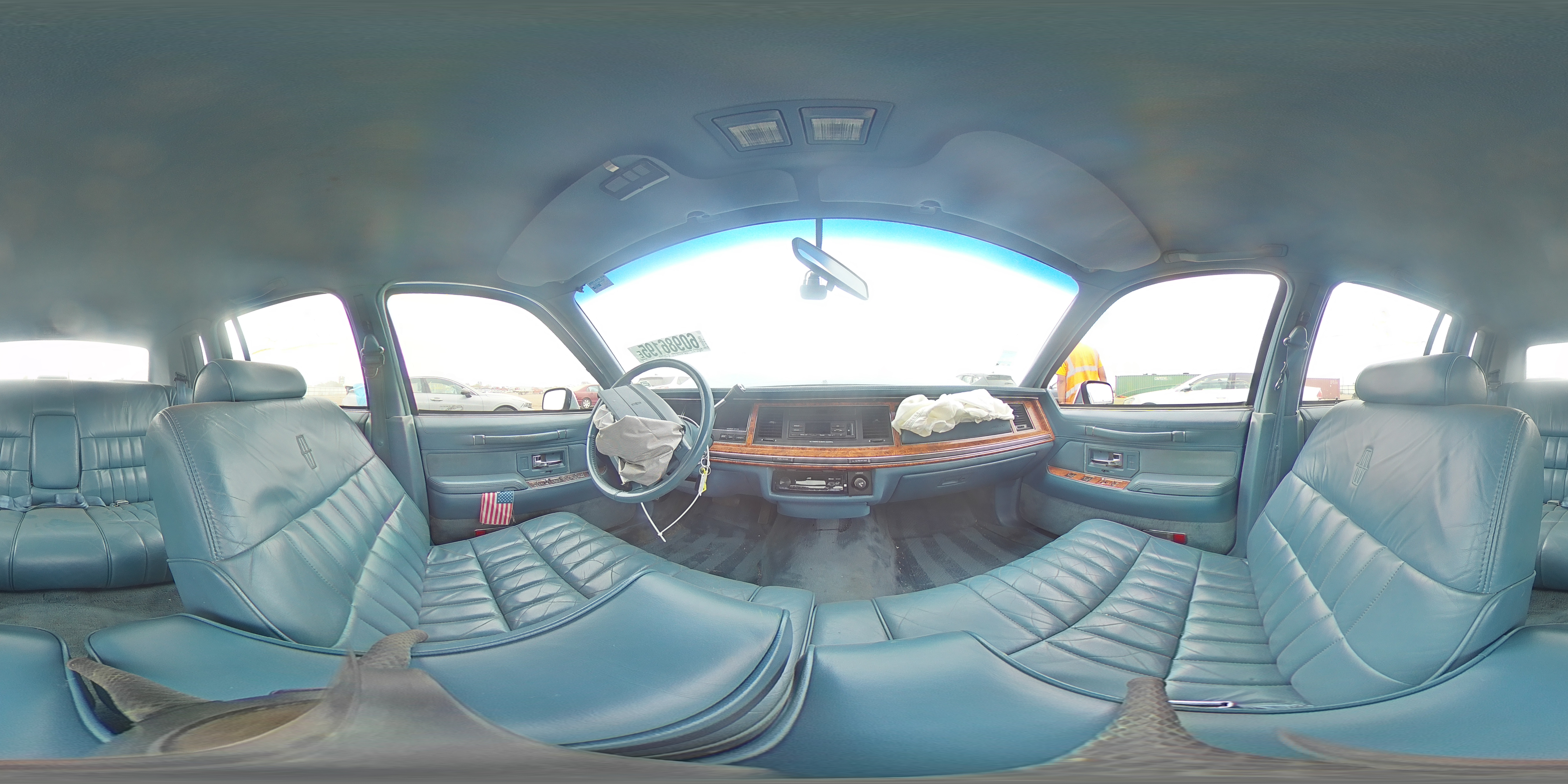 1993 Lincoln Town Car Executive VIN: 1LNLM81W7PY703315 Lot: 60986195
