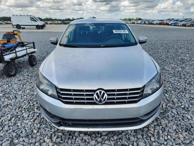 VOLKSWAGEN PASSAT 2014 Szary