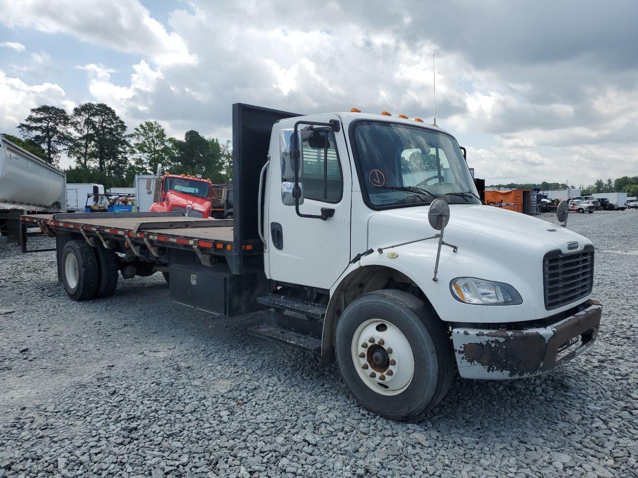 Dunn, NC에서 판매 중인 2015 Freightliner Business Class M2 Flatbed Truck - Normal Wear