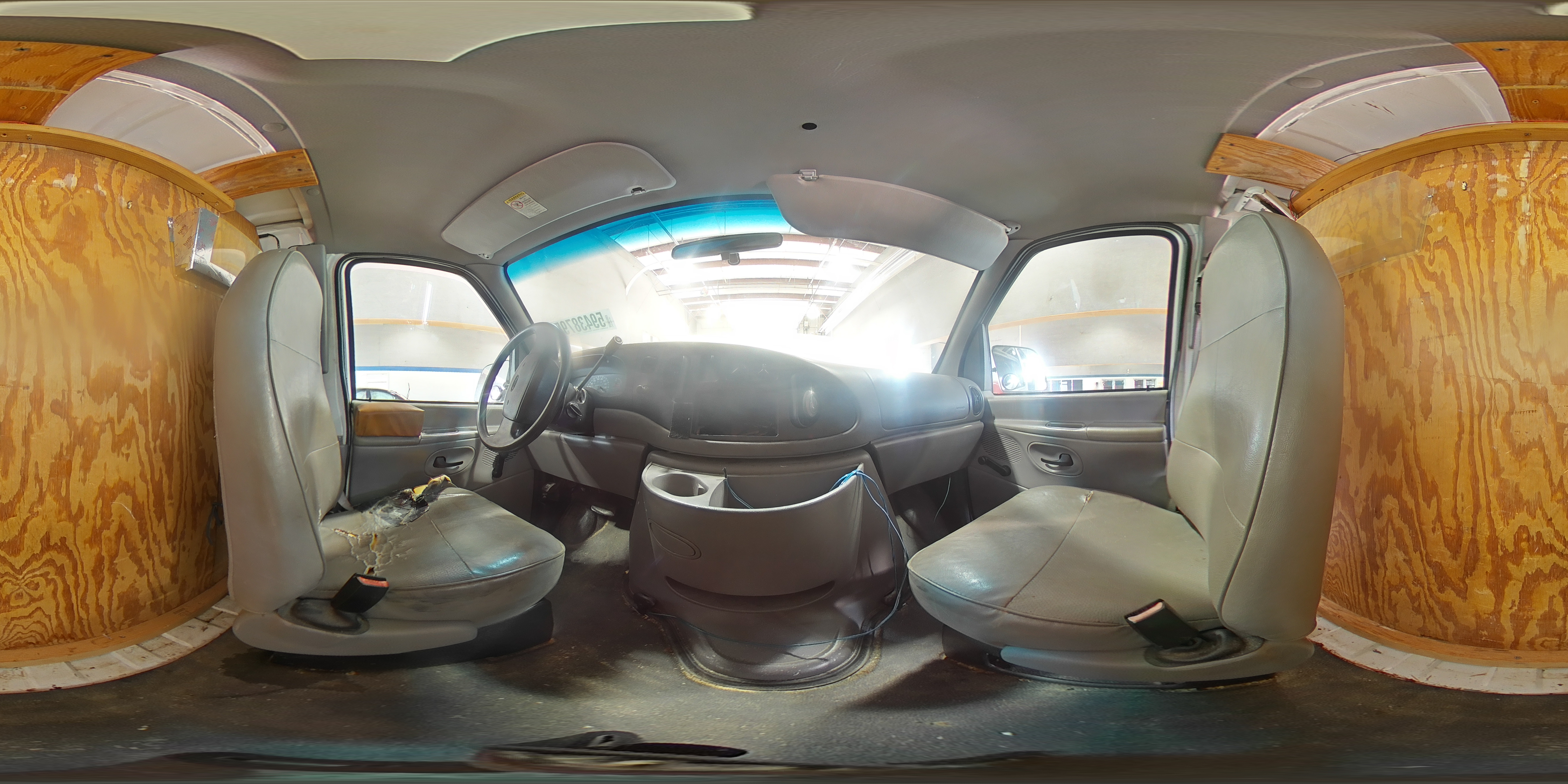 1998 Ford Econoline E150 Van VIN: 1FTRE1428WHC17722 Lot: 62459575