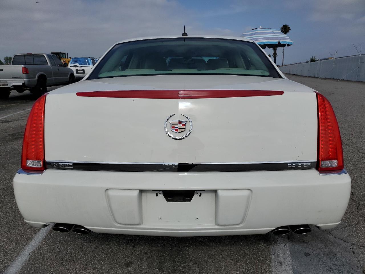 2008 Cadillac Dts VIN: 1G6KD57Y08U149988 Lot: 62000365
