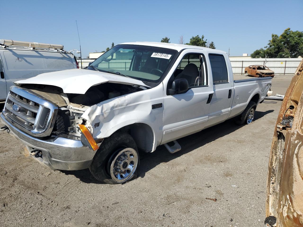 2001 Ford F250 Super Duty for Sale in Bakersfield, CA - Front End