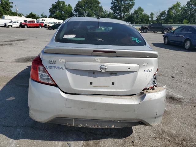 Sedans NISSAN VERSA 2016 Silver