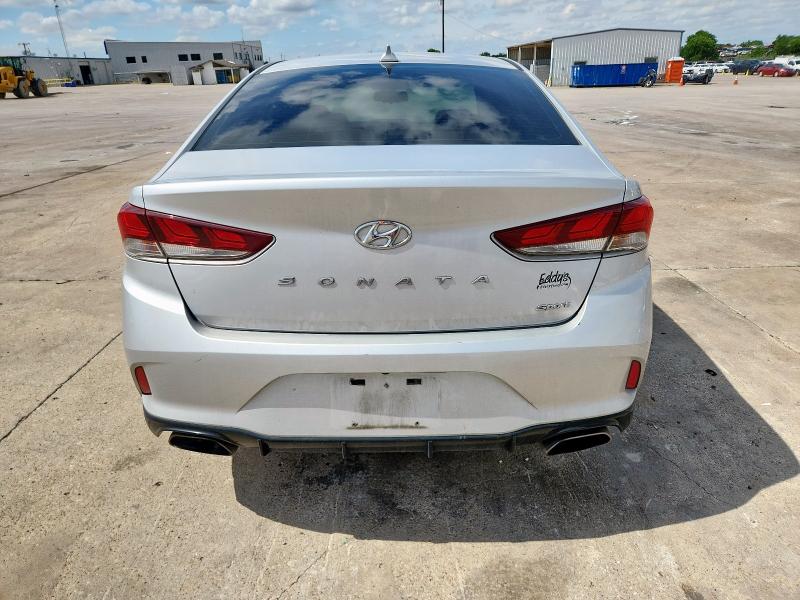  HYUNDAI SONATA 2018 Серебристый