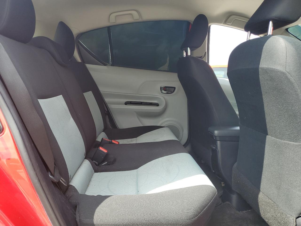 2013 Toyota Prius C VIN: JTDKDTB37D1051016 Lot: 62116845