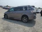 2017 Toyota Sienna Se იყიდება Earlington-ში, KY - Front End