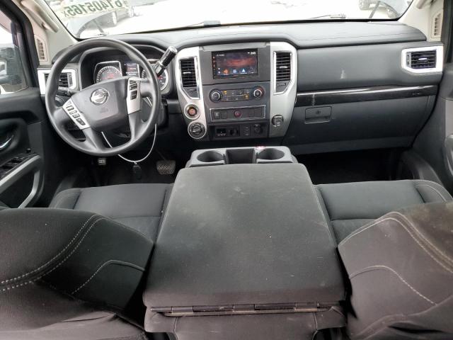  NISSAN TITAN 2017 Czarny