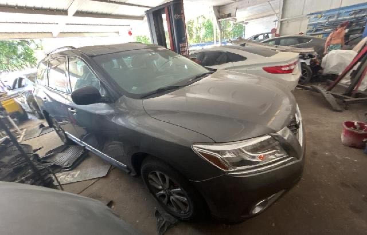 2016 Nissan Pathfinder S for Sale in Apopka, FL - Damage History