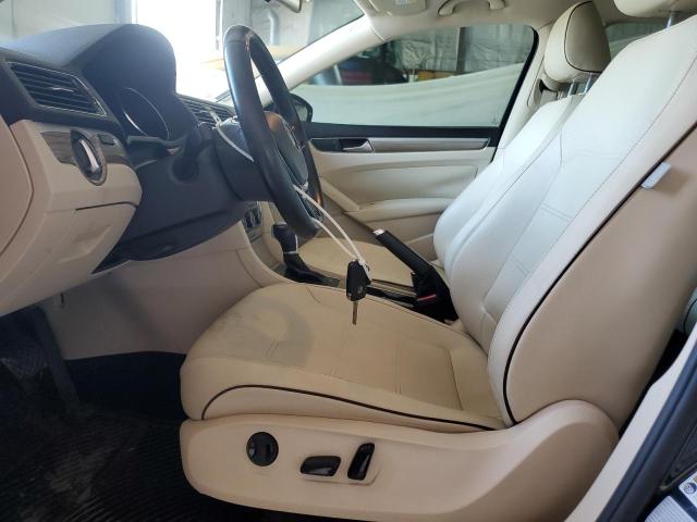  VOLKSWAGEN PASSAT 2016 Black