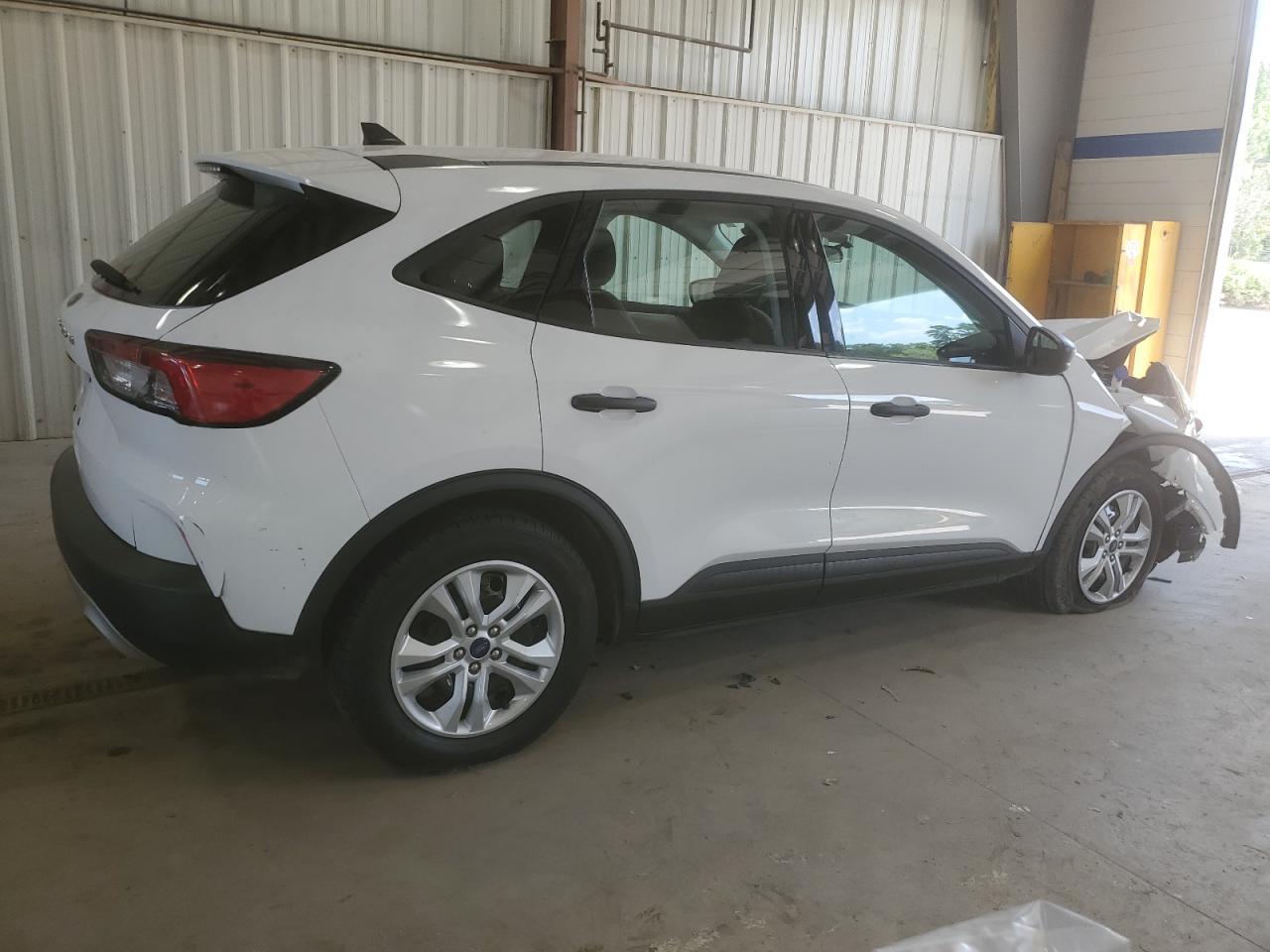 FORD ESCAPE 2022 VIN 1FMCU0F62NUA23479 фото 3