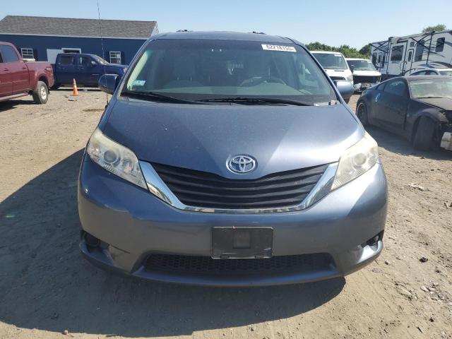 2013 TOYOTA SIENNA LE  