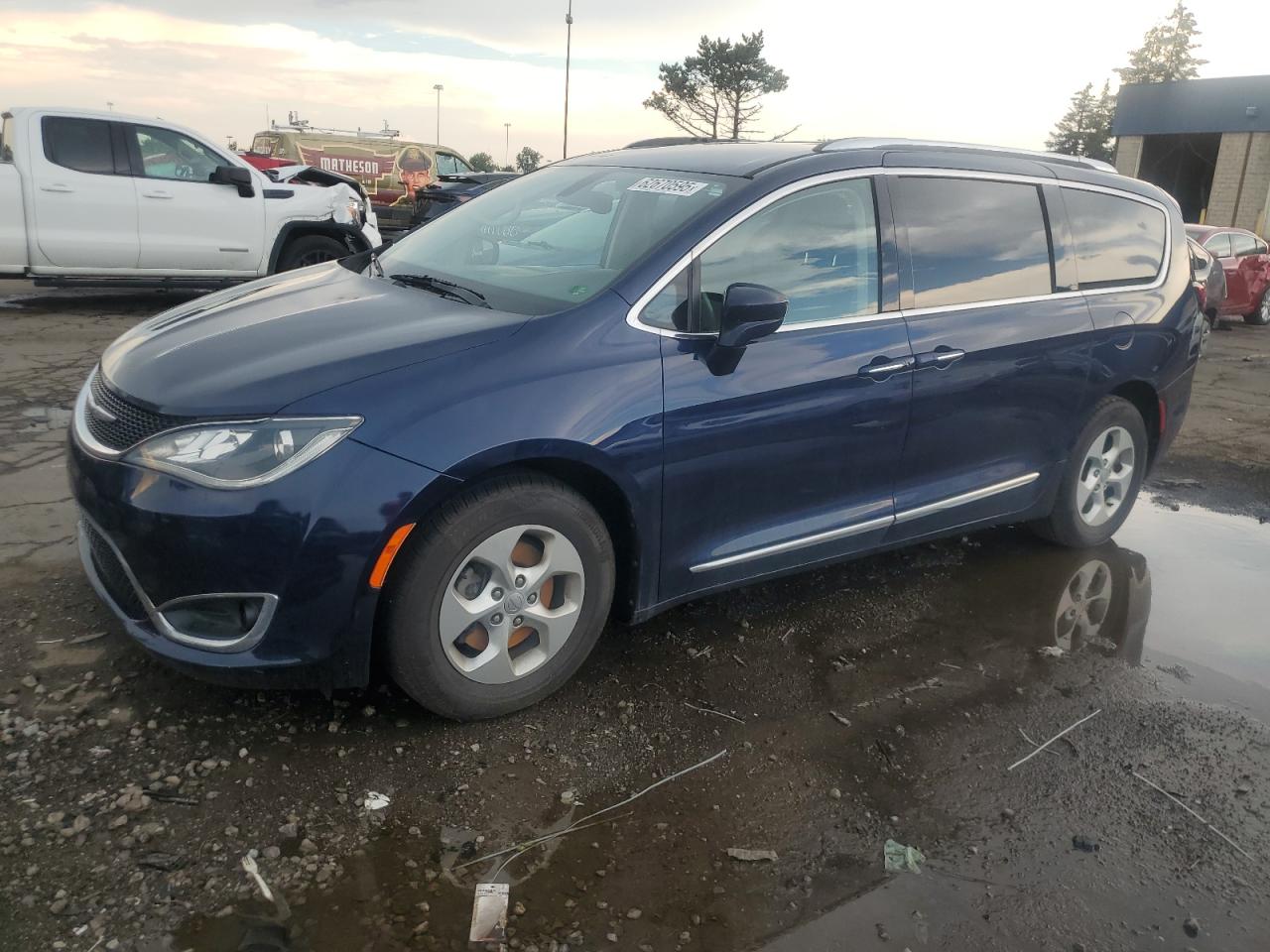 CHRYSLER PACIFICA 2017 VIN 2C4RC1EG6HR821387