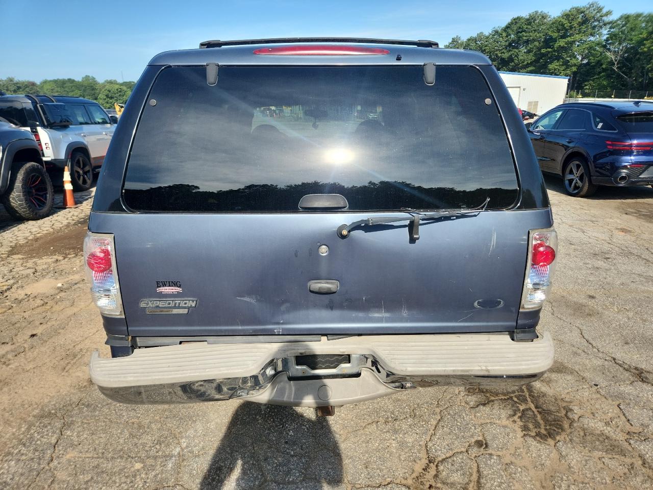 2000 Ford Expedition Eddie Bauer VIN: 1FMRU17L0YLB98389 Lot: 61328015