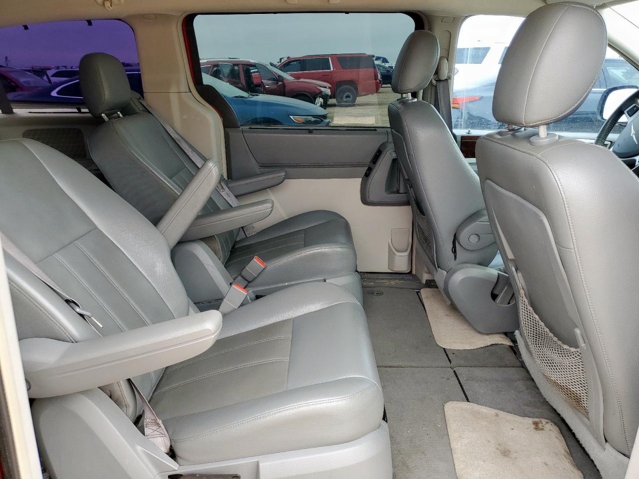 2010 Chrysler Town & Country Touring VIN: 2A4RR5D17AR133997 Lot: 62732725