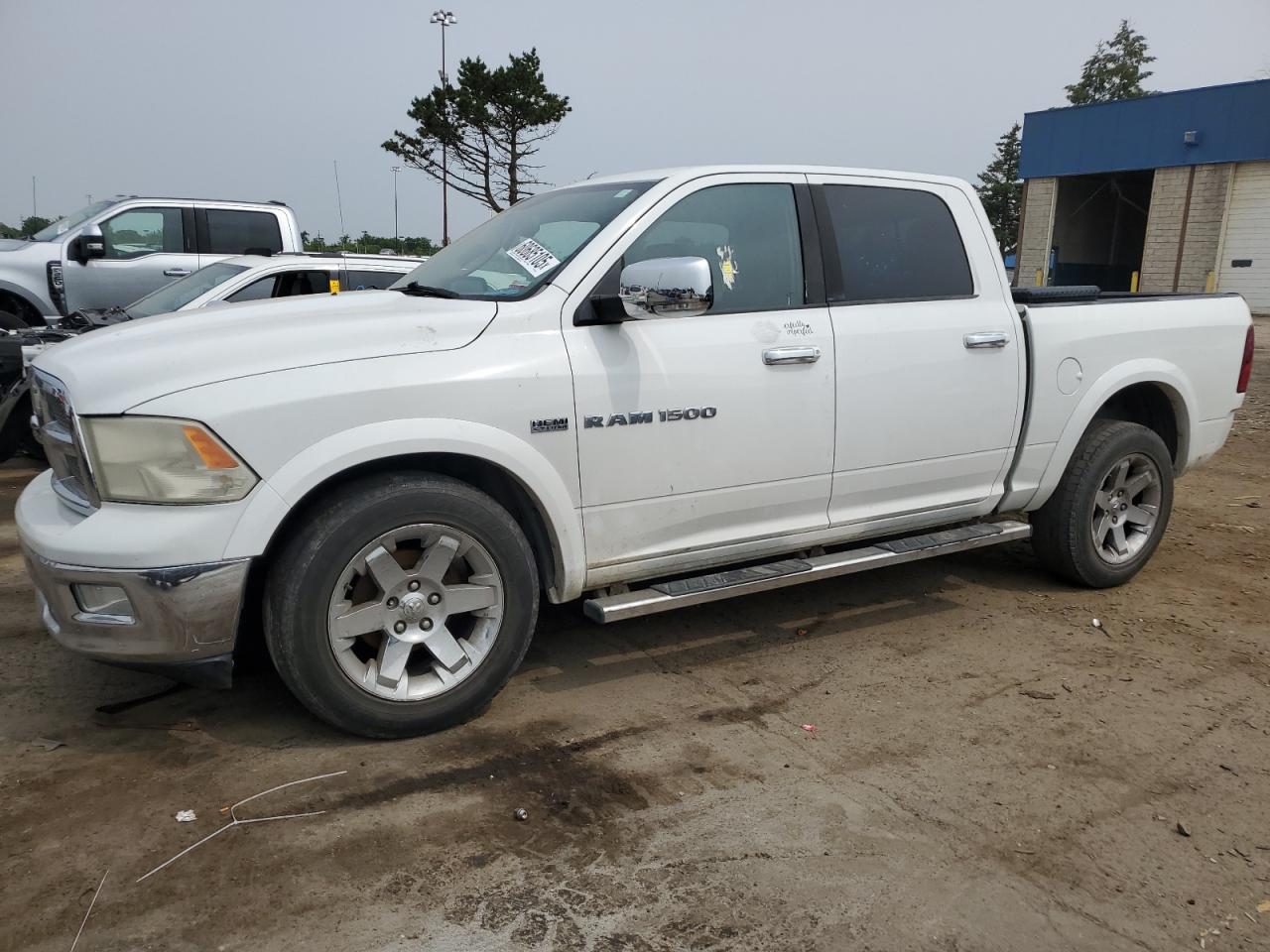 2012 Dodge Ram 1500 Laramie zu verkaufen in Woodhaven, MI - Rear End