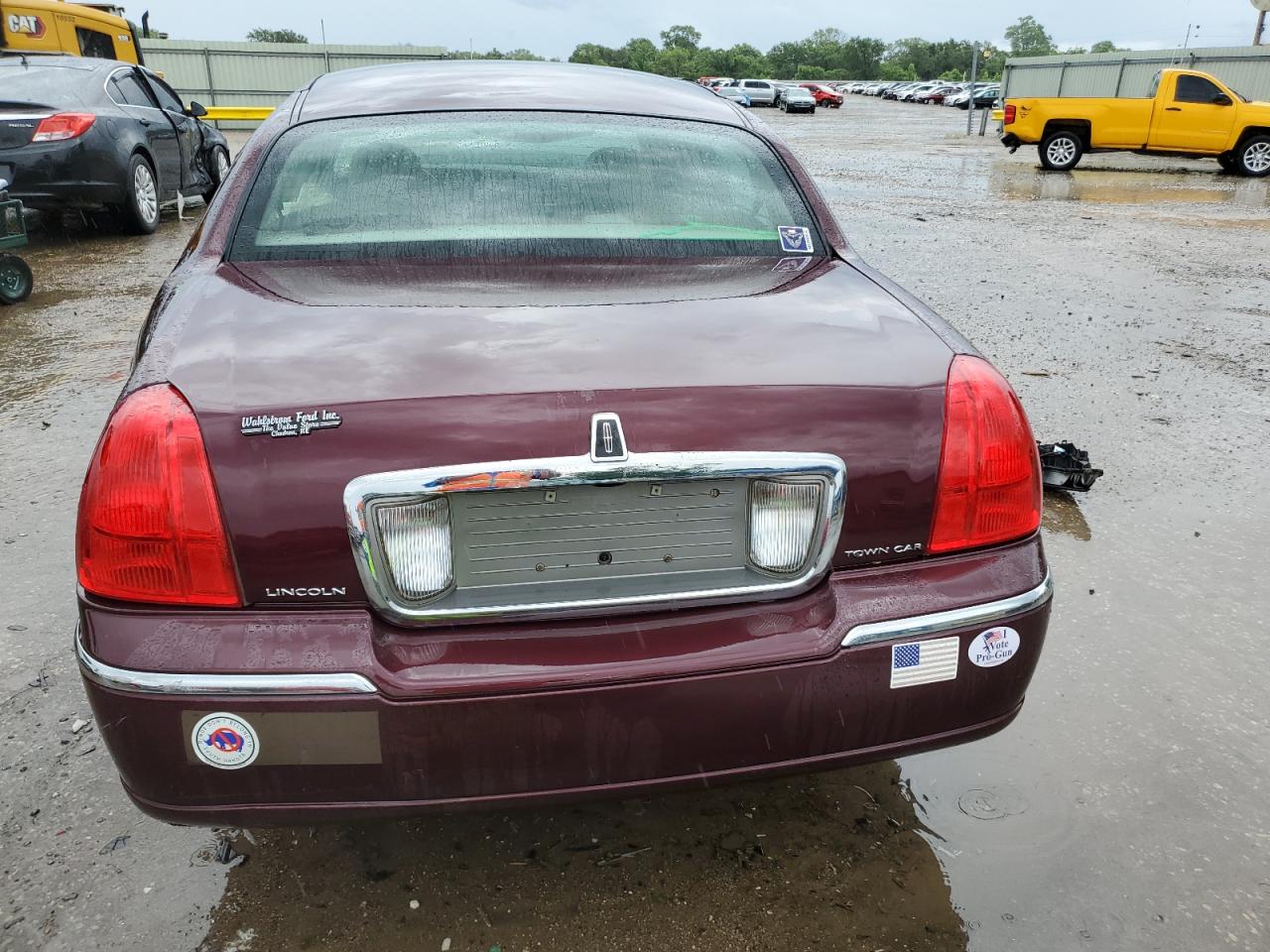 2010 Lincoln Town Car Signature Limited VIN: 2LNBL8CV2AX632079 Lot: 59309045