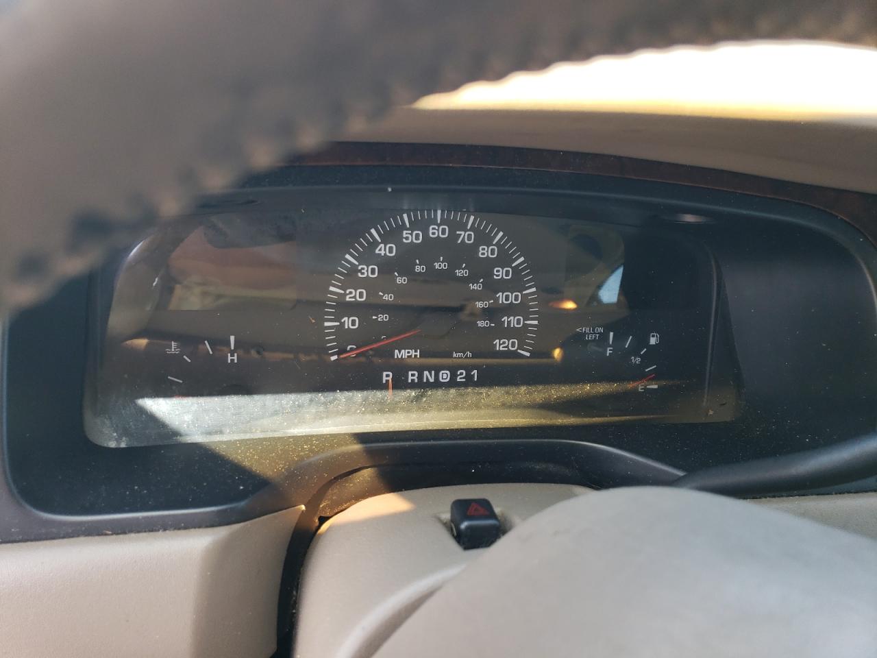 2000 Lincoln Town Car Signature VIN: 1LNHM82W6YY772003 Lot: 61657215
