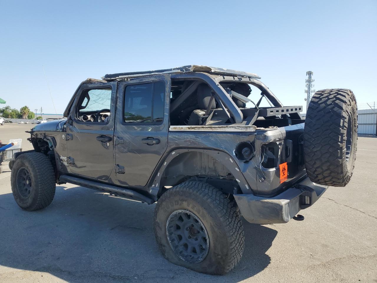 JEEP WRANGLER 2018 VIN 1C4HJXDG1JW181852 photo 2