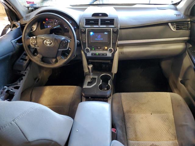 Sedans TOYOTA CAMRY 2012 Srebrny