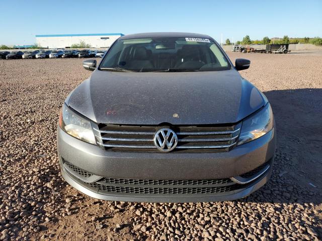 Sedans VOLKSWAGEN PASSAT 2013 Szary