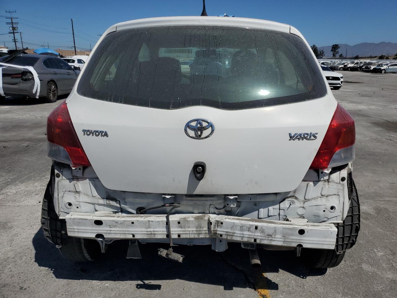 2011 Toyota Yaris VIN: JTDJT4K38B5328427 Lot: 61684315