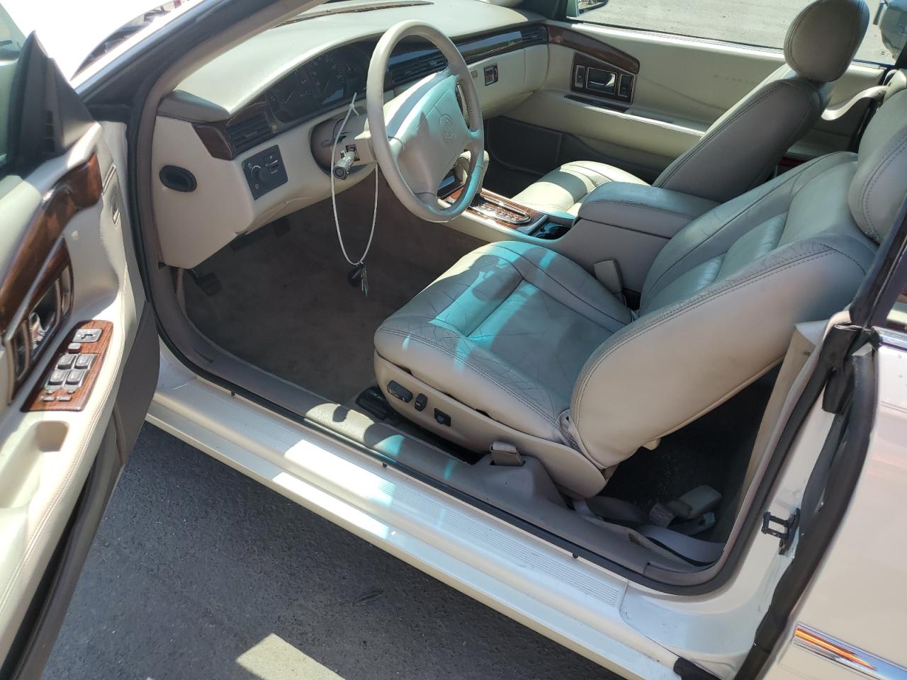 1998 Cadillac Eldorado VIN: 1G6EL12Y4WU610655 Lot: 61221375