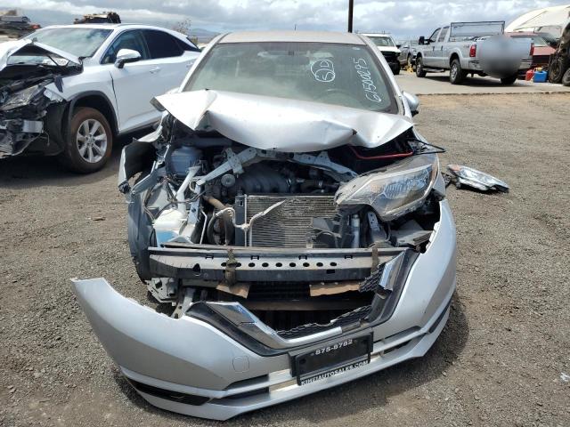  NISSAN VERSA 2019 Silver