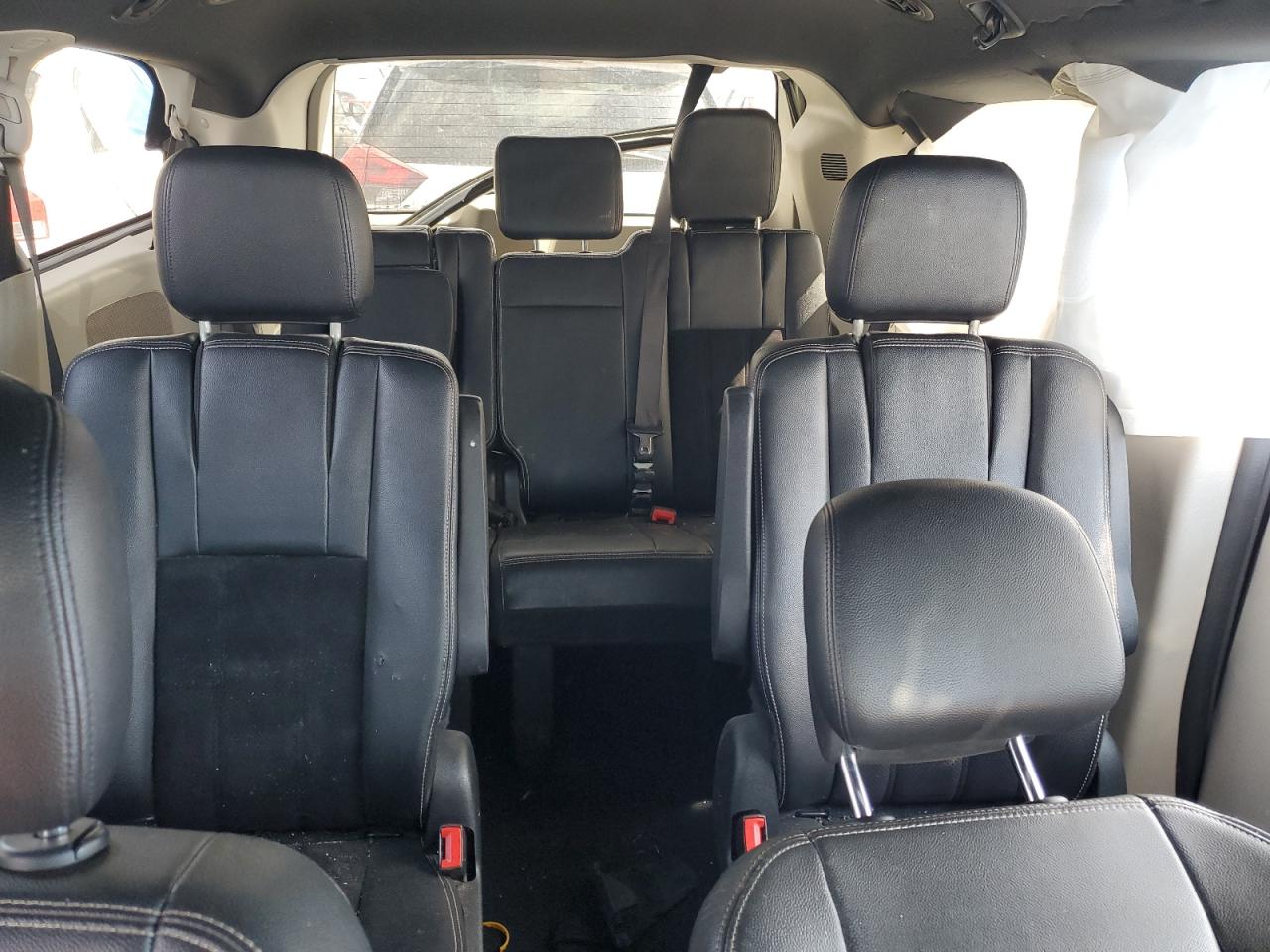 2C4RDGCGXJR265965 2018 Dodge Grand Caravan Sxt