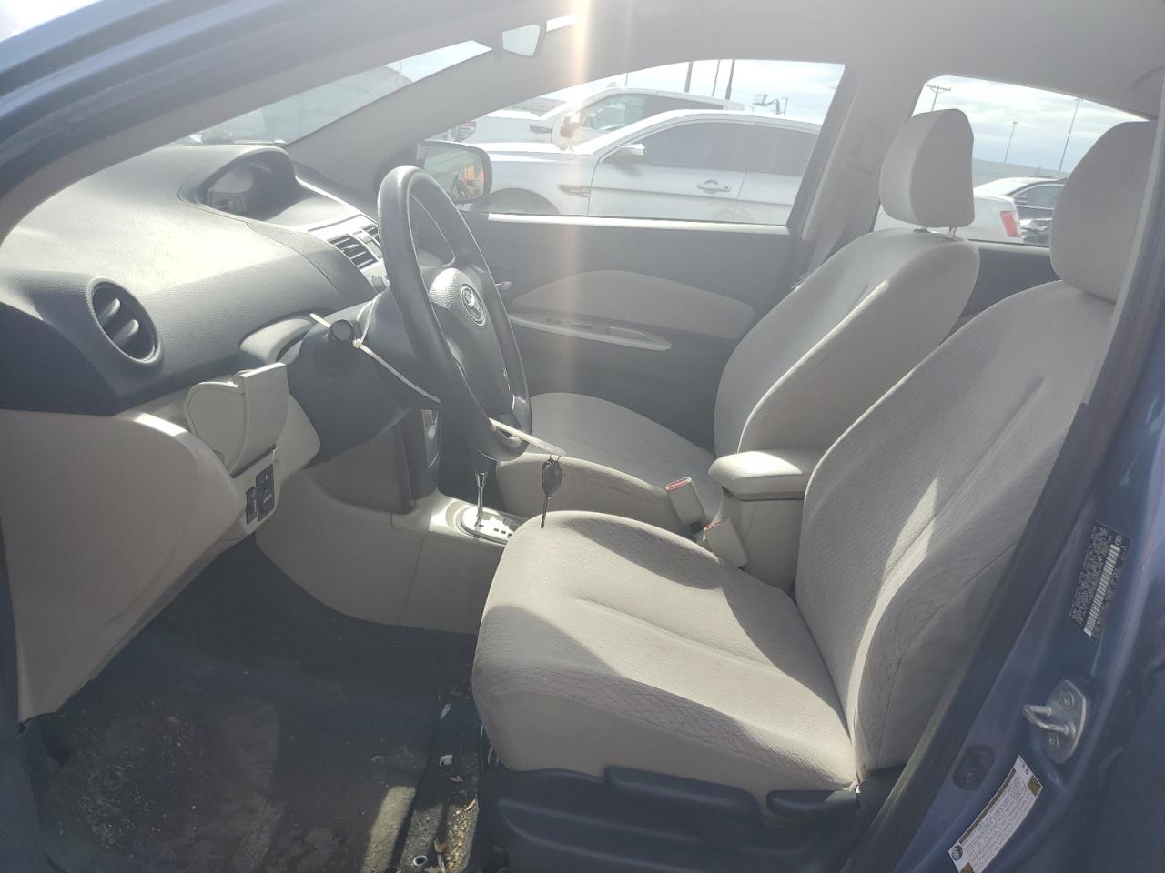 2008 Toyota Yaris VIN: JTDBT923584032779 Lot: 61233075