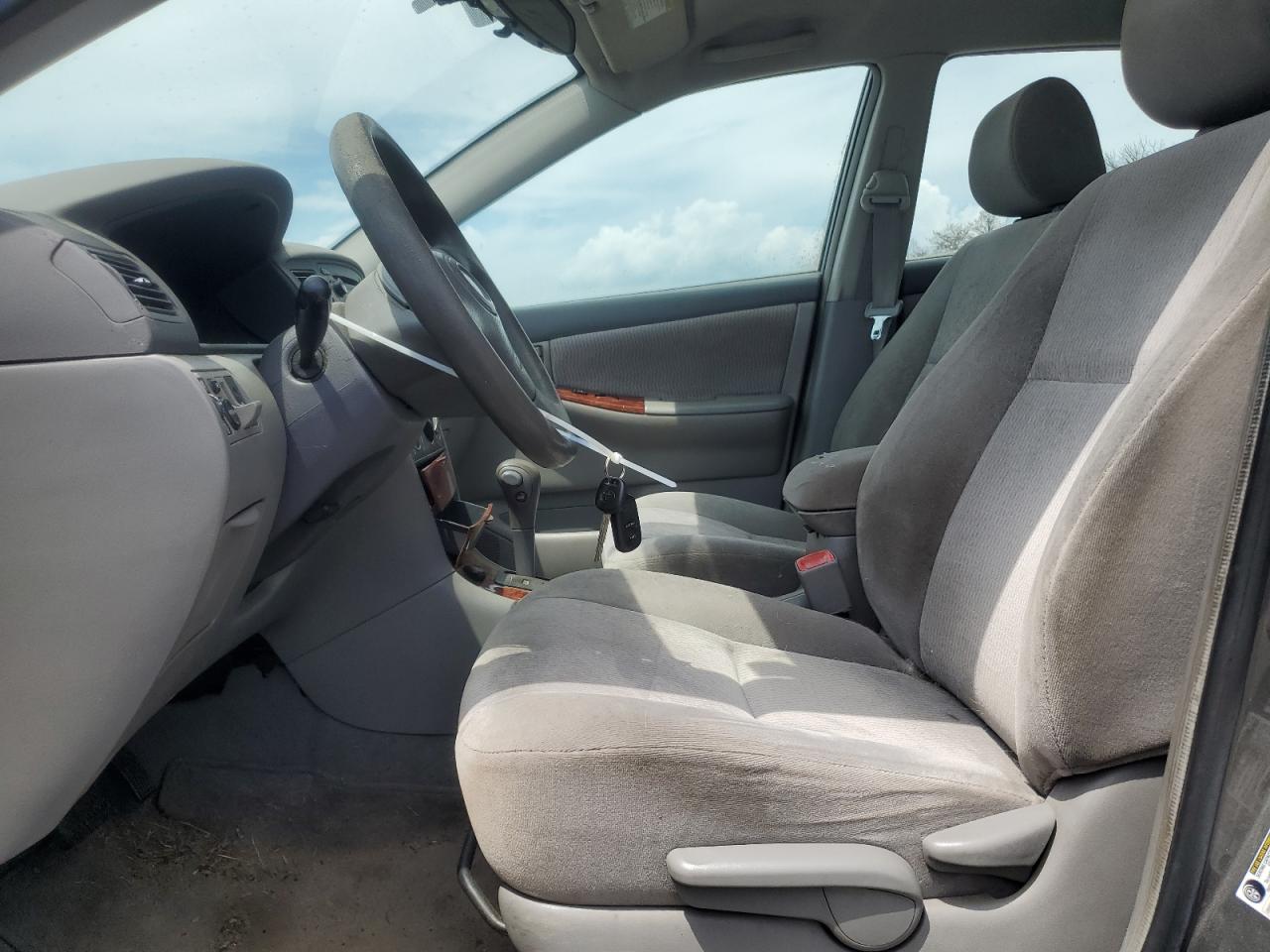 2005 Toyota Corolla Ce VIN: 2T1BR32EX5C435808 Lot: 62992995
