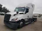 2018 Freightliner Cascadia 126 Semi Truck na sprzedaż w Van Nuys, CA - Front End
