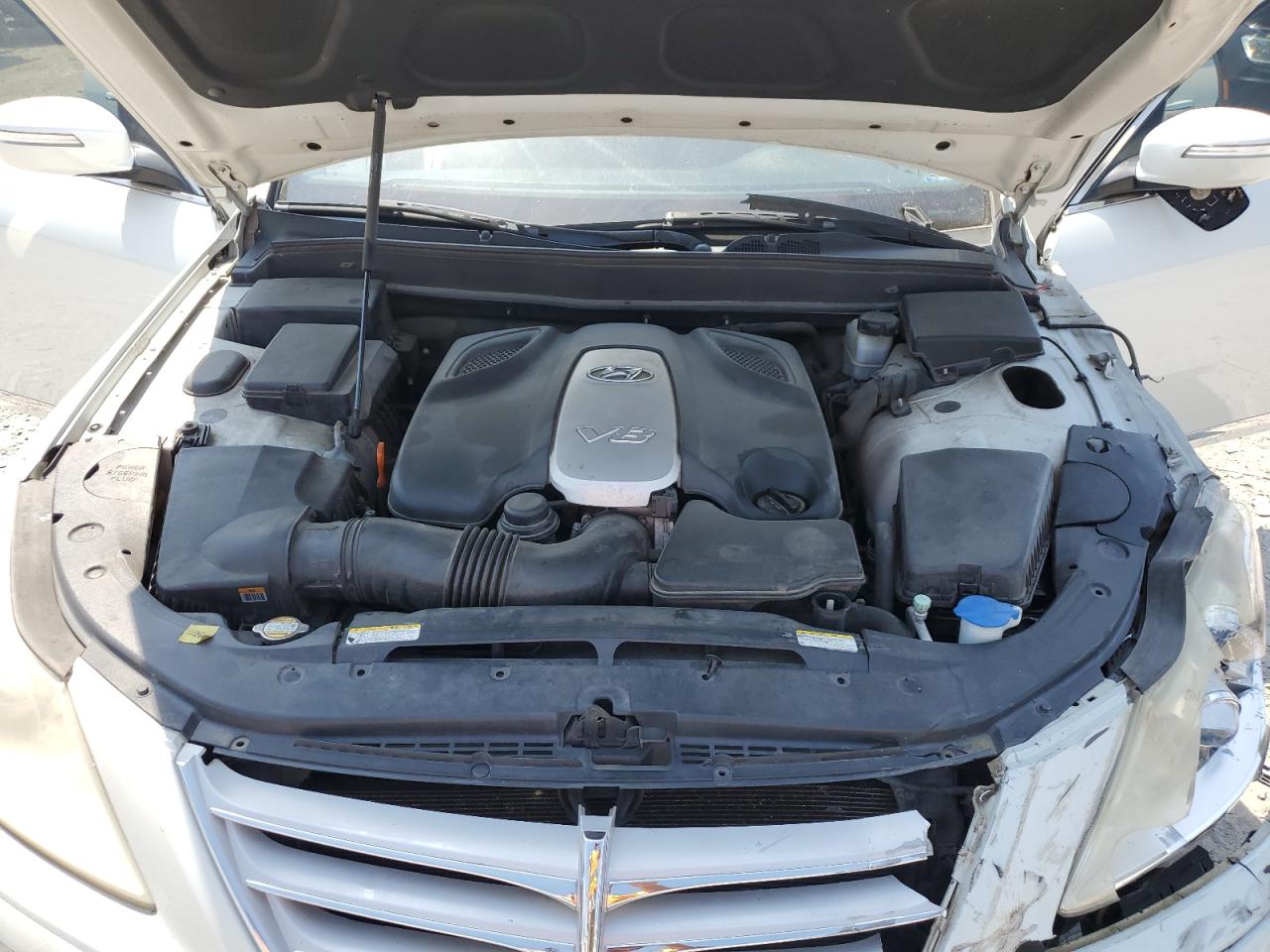 2010 Hyundai Genesis 4.6L VIN: KMHGC4DF7AU093455 Lot: 62400215