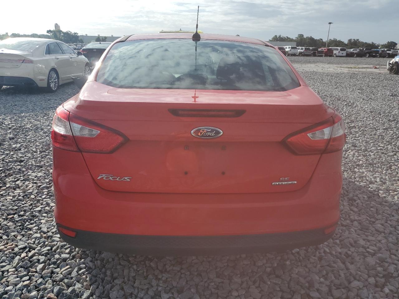 2014 Ford Focus Se VIN: 1FADP3F20EL282398 Lot: 62945845